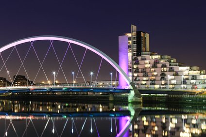 Glasgow bridge night