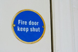 fire door keep shut sign