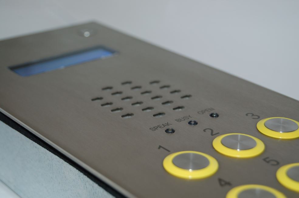 Videx Launches UIM138 LCD Display and Voice Unit for DoorEntry Systems