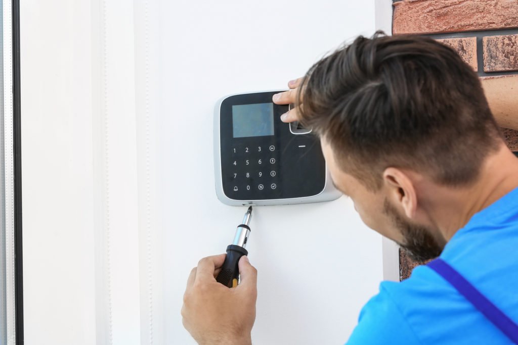 The UK’s Police Crime Prevention Initiatives has put together advice for consumers to assist with the selection of suitable security systems, stressing the importance of using a reputable and independently approved alarm company.